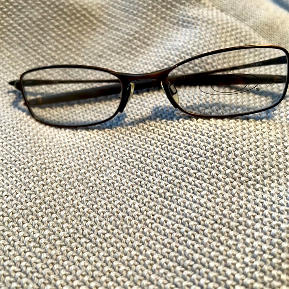 Oakley 0.6 brand new with case ophthalmic frame